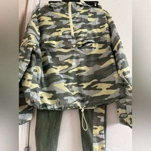 The jacket is a XS,pants are a L